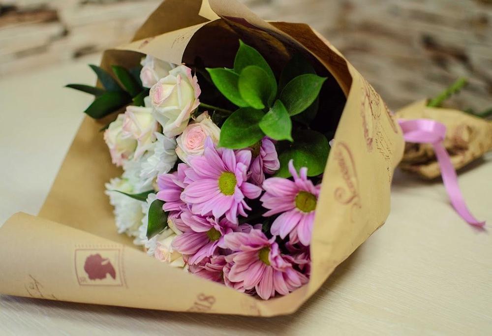 Букет цветов из: Розы и Хризантемы в Строителе Белгородской области