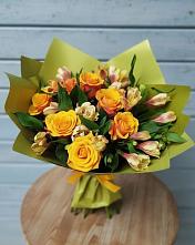 Букет цветов из:  Альстромерии и Розы в Строителе Белгородской области