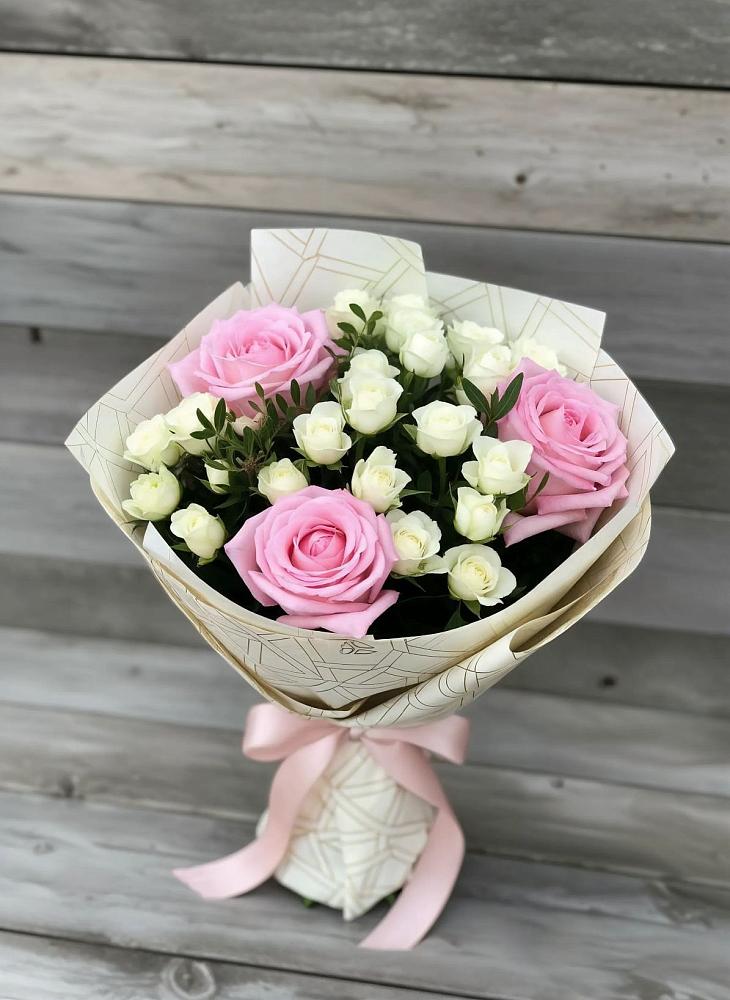 Букет цветов из: Розы в Строителе Белгородской области