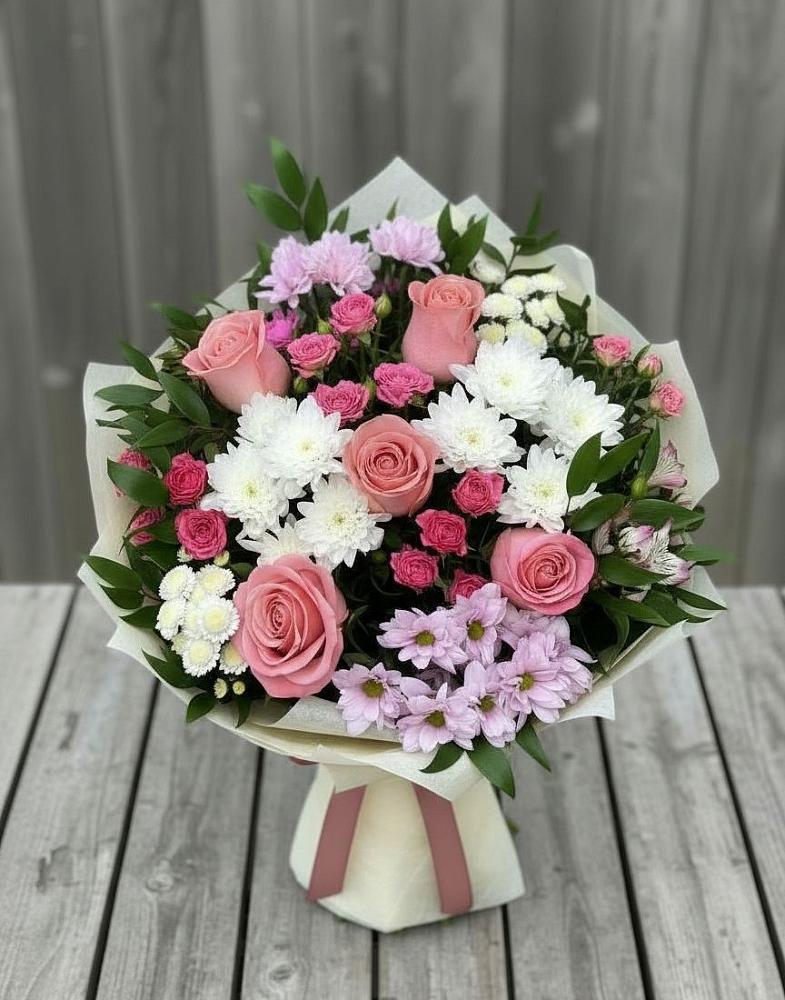 Букет цветов из: Альстромерии, Гвоздики, Розы и Хризантемы в Строителе Белгородской области