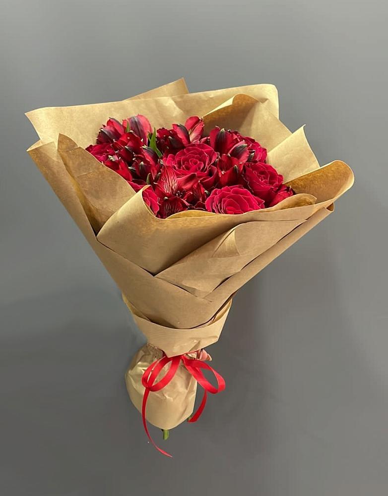 Букет цветов из: Альстромерии и Розы в Строителе Белгородской области