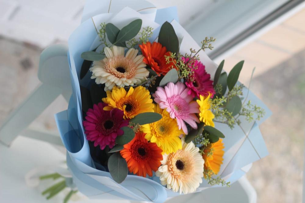 Букет цветов из: Герберы в Строителе Белгородской области