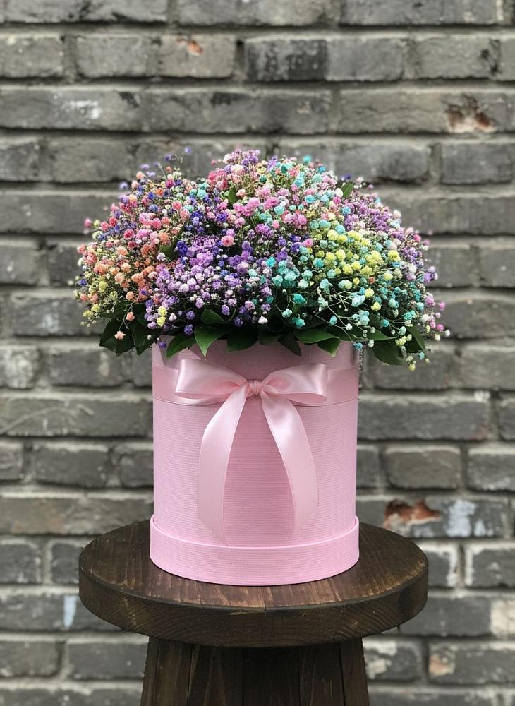 Цветочная композиция из Гипсофила и Розы в шляпной коробке в Строителе Белгородской области