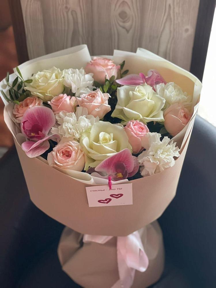 Букет цветов из: Орхидеи, Розы и Гвоздики в Строителе Белгородской области