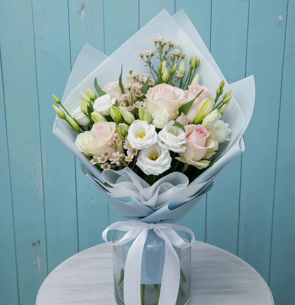 Букет цветов из: Розы и Лизиантусы в Строителе Белгородской области