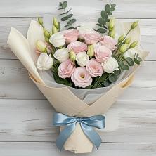 Букет цветов из:  Лизиантусы в Строителе Белгородской области