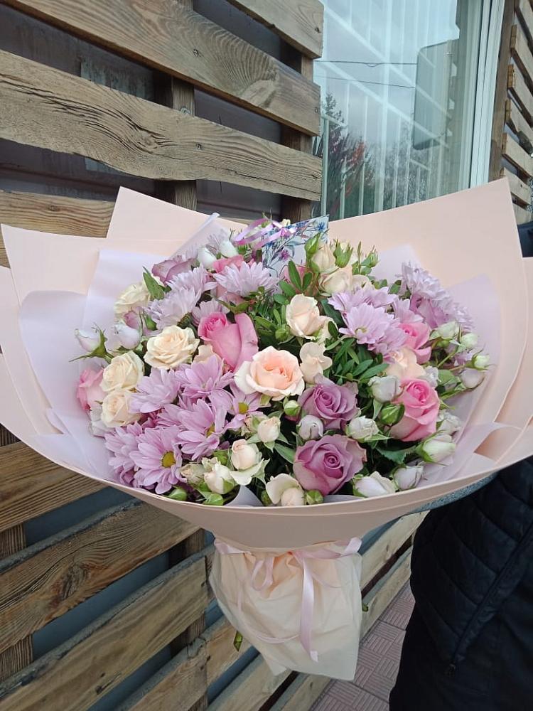 Букет цветов из: Розы и Хризантемы в Строителе Белгородской области