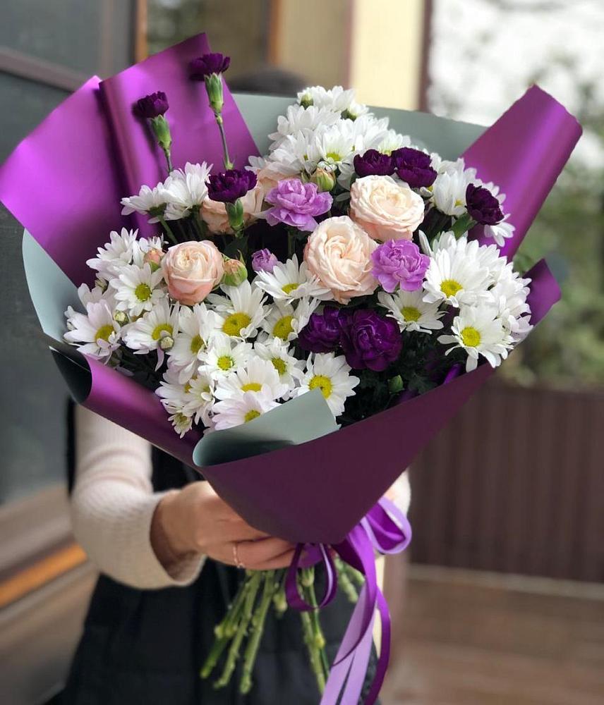 Букет цветов из: Хризантемы, Гвоздики и Розы в Строителе Белгородской области