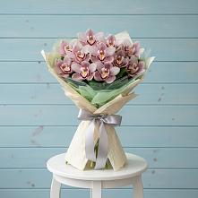 Букет цветов из:  Орхидеи и Розы в Строителе Белгородской области