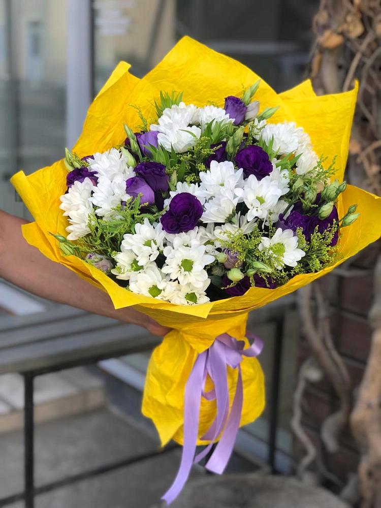 Букет цветов из: Ирисы, Хризантемы и Ромашки в Строителе Белгородской области