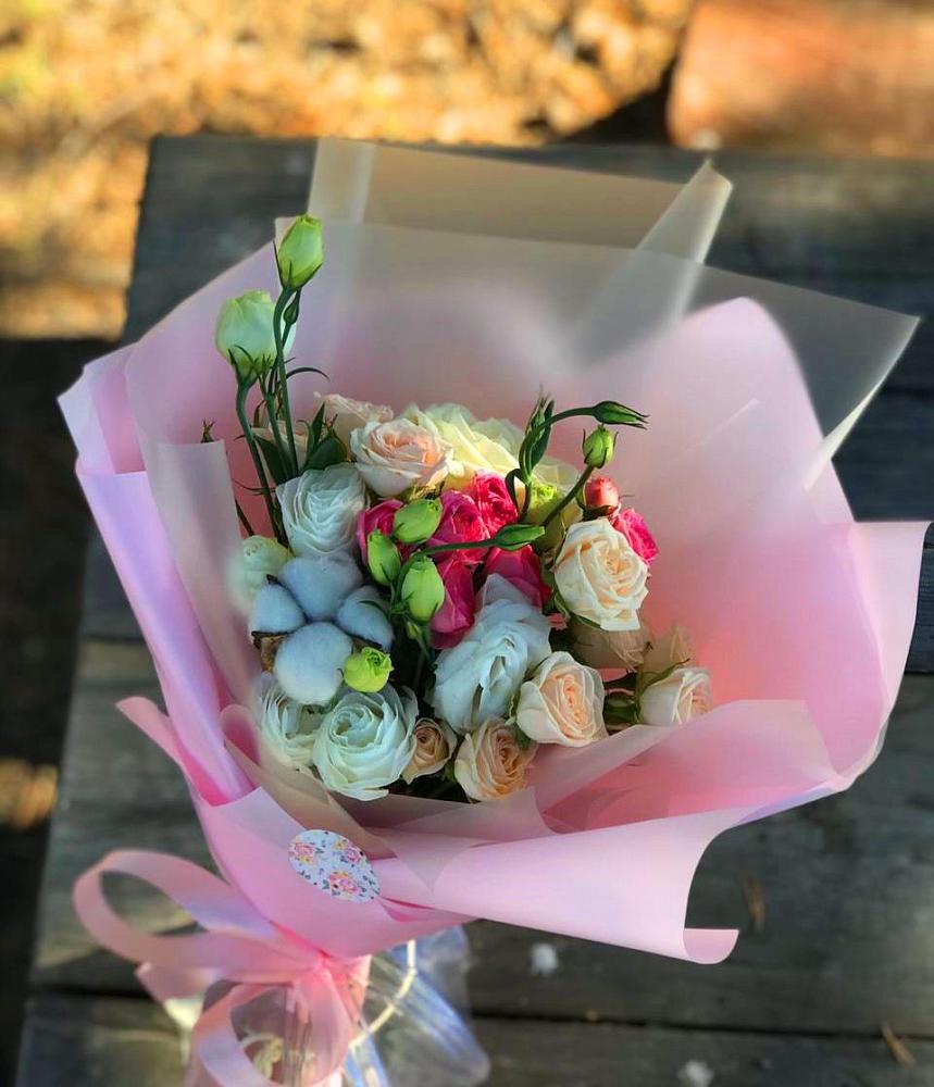 Букет цветов из: Розы и Лизиантусы в Строителе Белгородской области