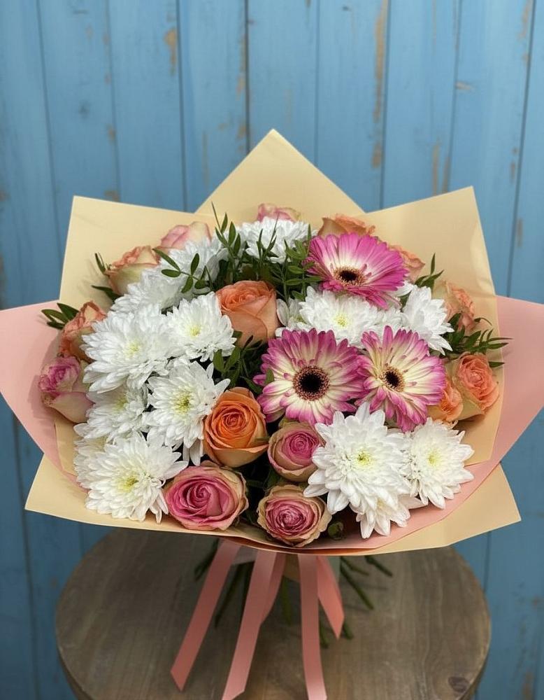 Букет цветов из: Розы, Герберы и Хризантемы в Строителе Белгородской области