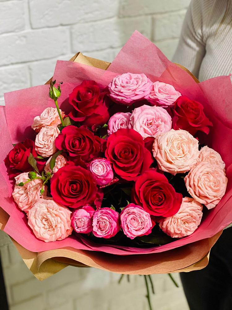 Букет цветов из: Розы в Строителе Белгородской области