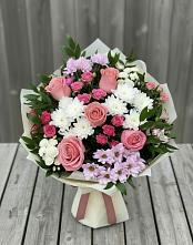 Букет цветов из:  Альстромерии, Гвоздики, Розы и Хризантемы в Строителе Белгородской области