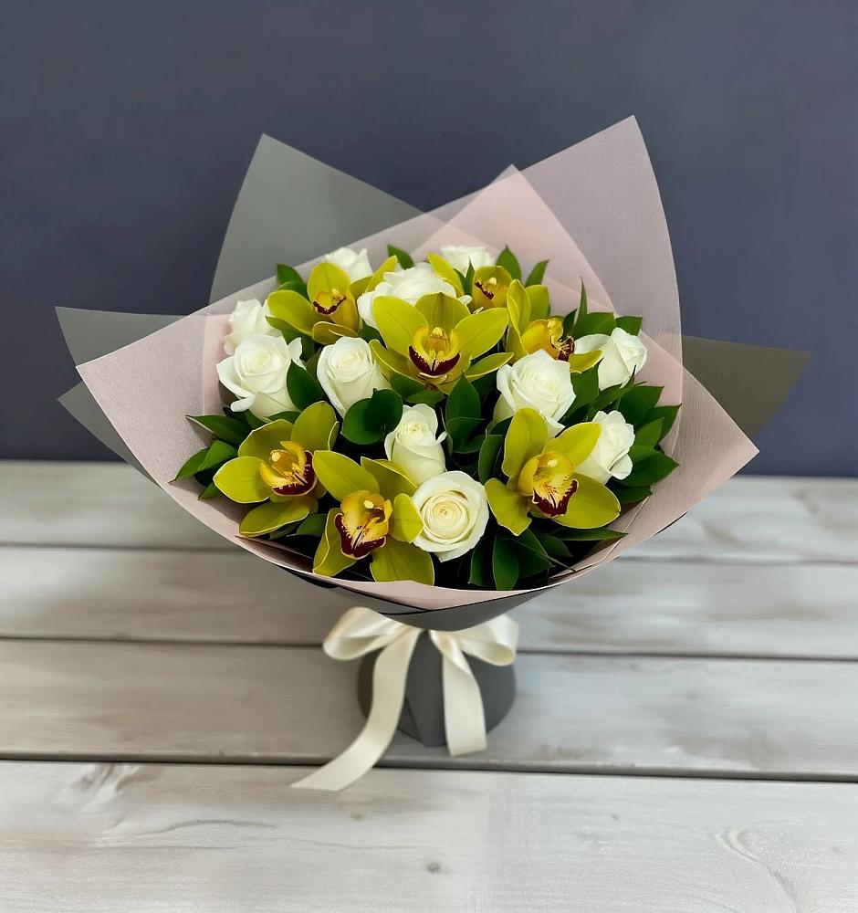 Букет цветов из: Орхидеи и Розы в Строителе Белгородской области