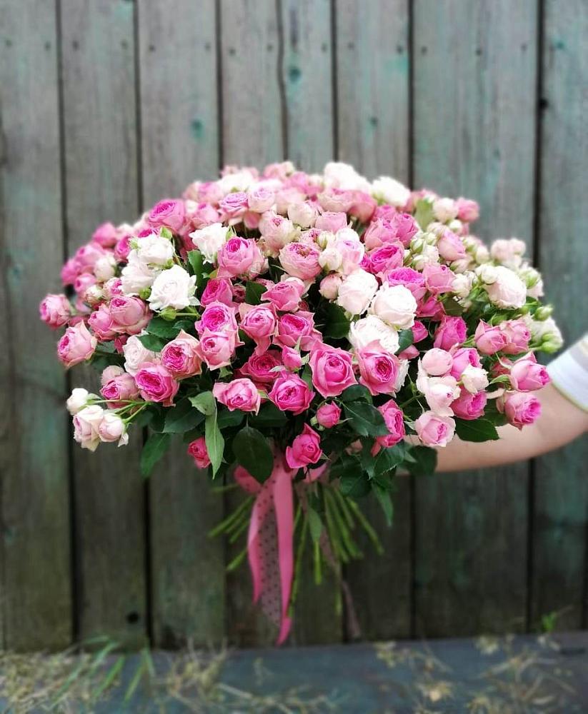 Букет Розовые кустовые розы Натали и Лав Лидия в Строителе Белгородской области