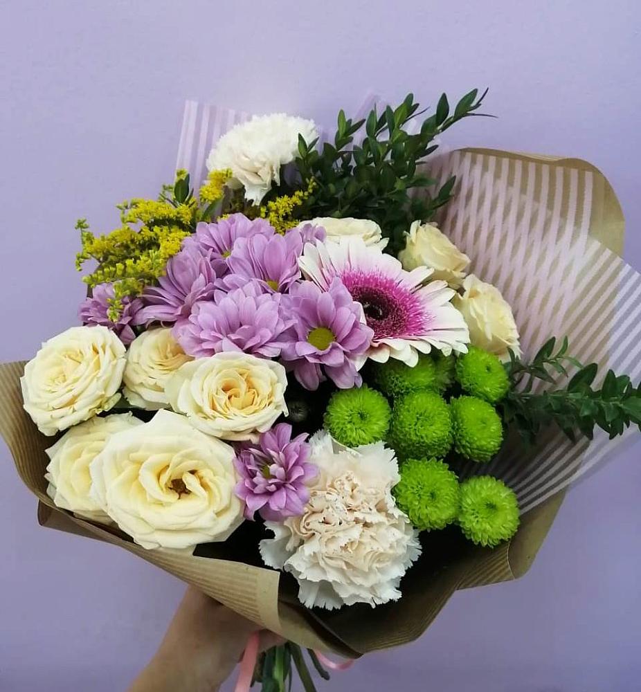 Букет цветов из: Хризантемы, Розы, Гвоздики и Герберы в Строителе Белгородской области