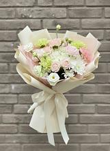 Букет цветов из:  Гвоздики, Розы, Лизиантусы и Хризантемы в Строителе Белгородской области