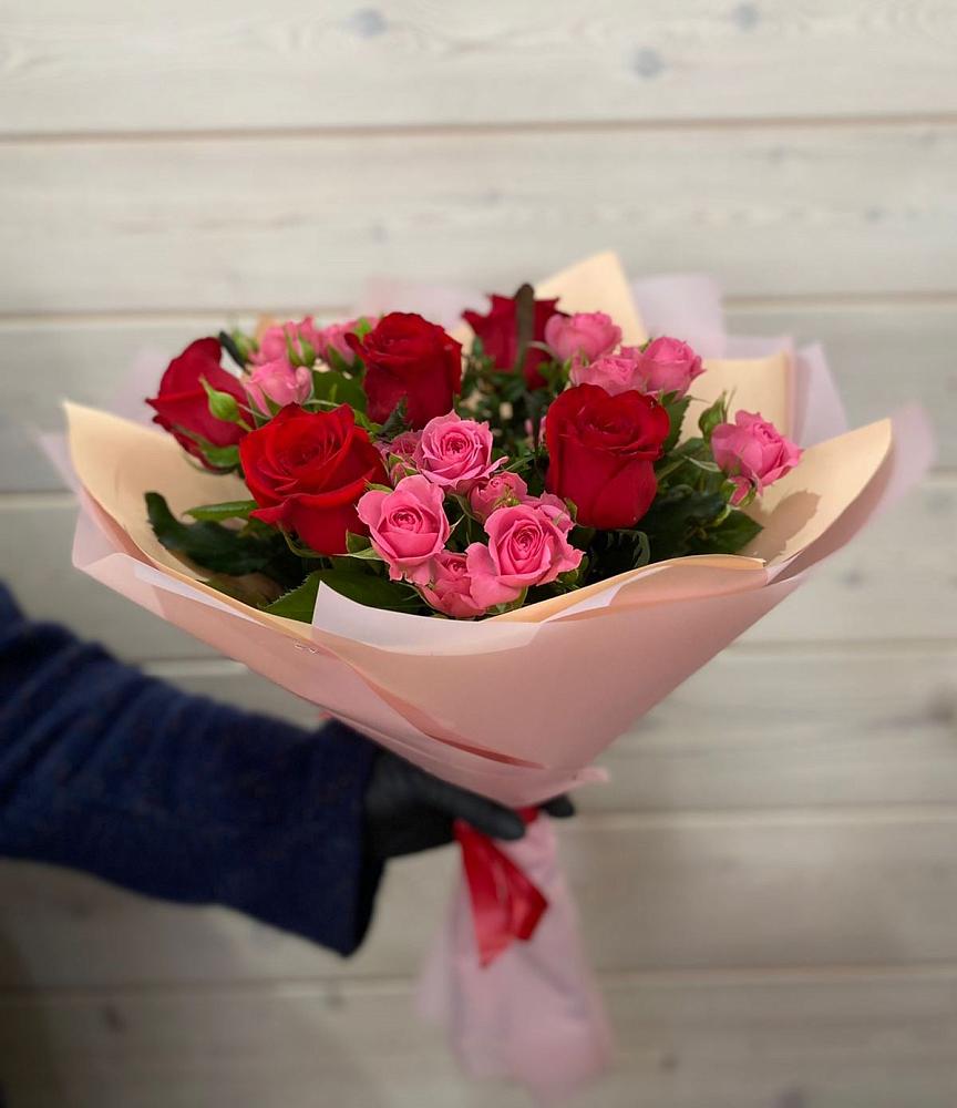 Букет цветов из: Розы в Строителе Белгородской области