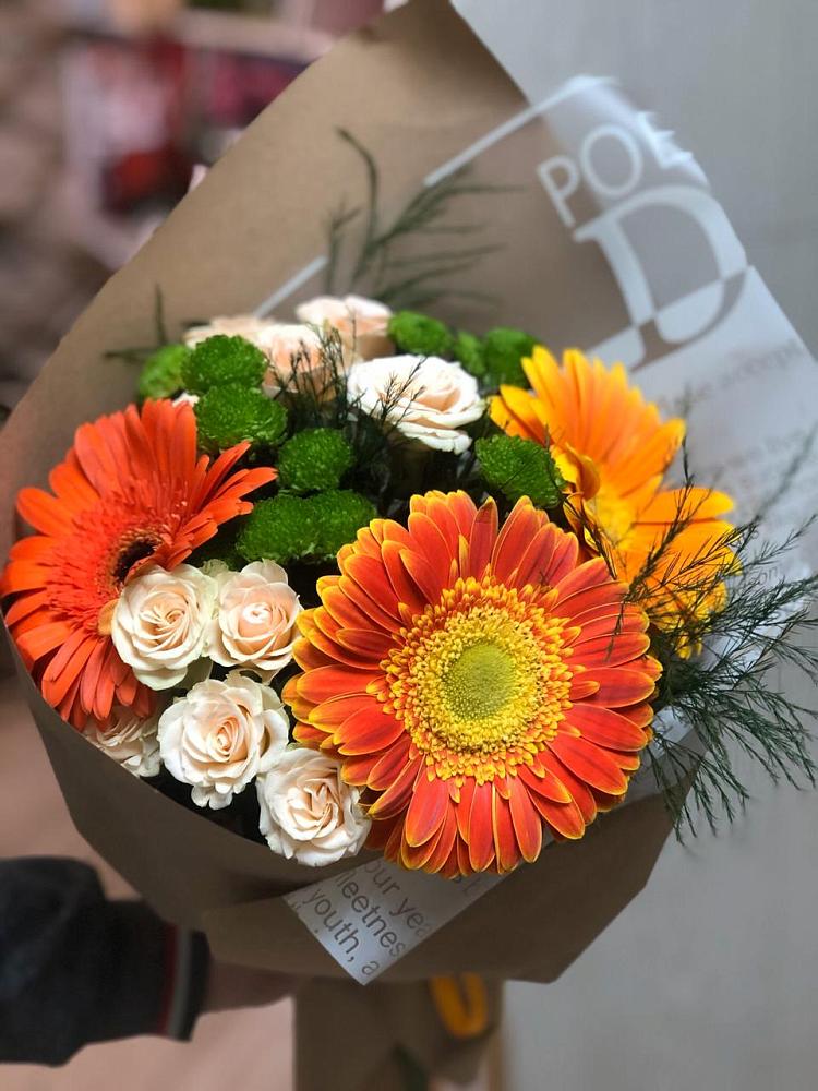 Букет цветов из: Герберы, Хризантемы и Розы в Строителе Белгородской области