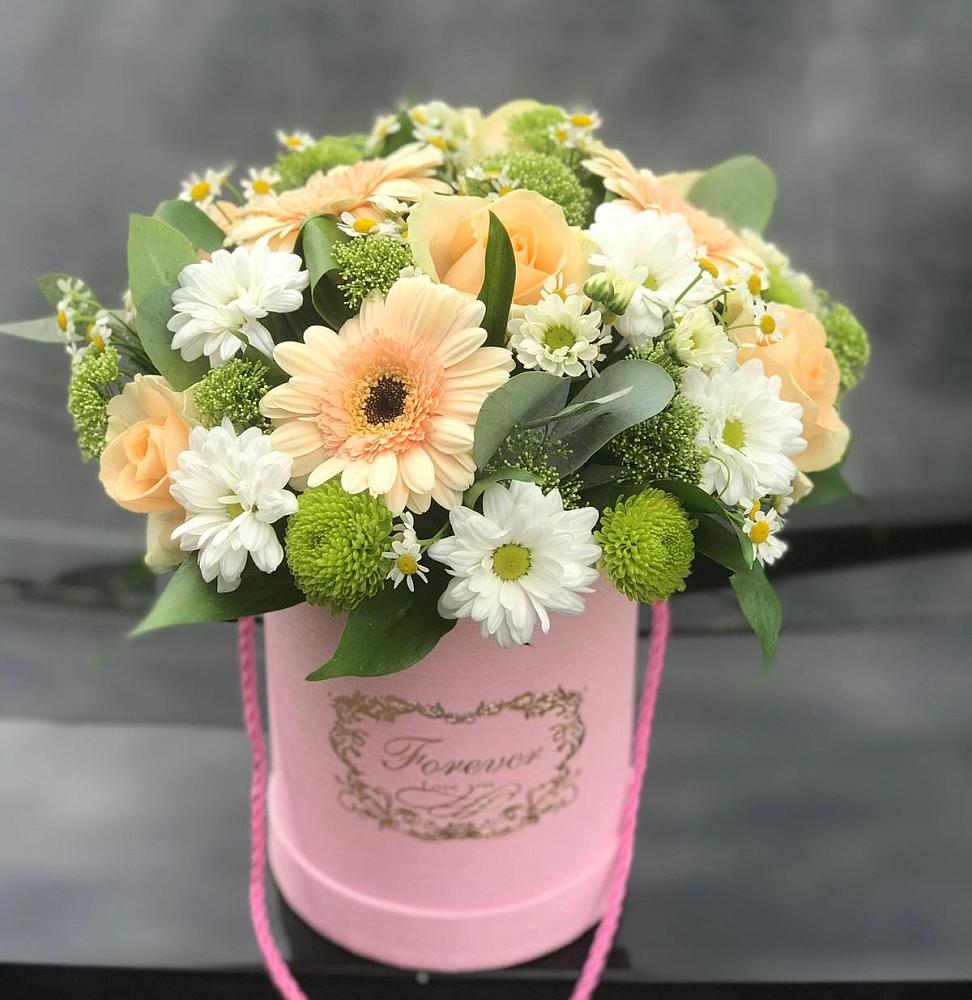 Цветочная композиция из Розы, Герберы и Хризантемы в шляпной коробке в Строителе Белгородской области