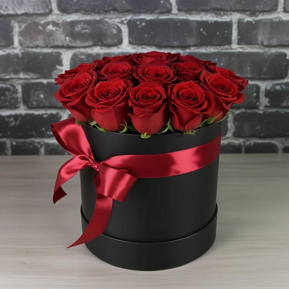 Цветочная композиция из Розы в шляпной коробке в Строителе Белгородской области