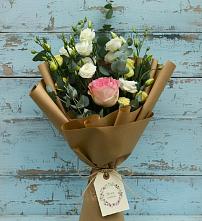 Букет цветов из:  Розы и Лизиантусы в Строителе Белгородской области