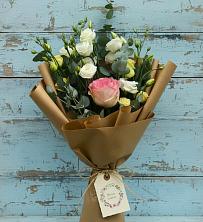 Букет цветов из:  Розы и Лизиантусы в Строителе Белгородской области