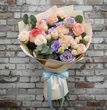 Букет цветов из:  Розы, Лизиантусы и Гвоздики #REPLACE_PRED# Строителе Белгородской области